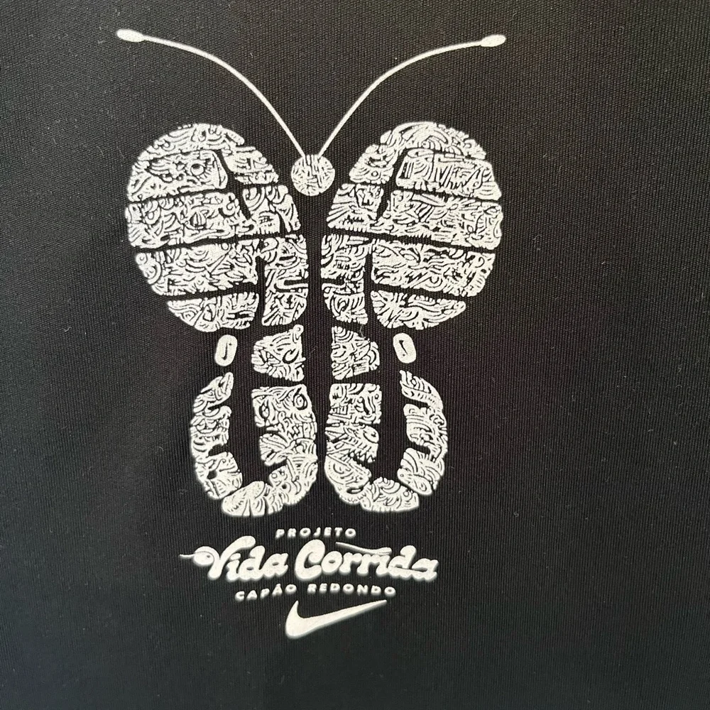 NIKE Shirt - Picture 4 of 5